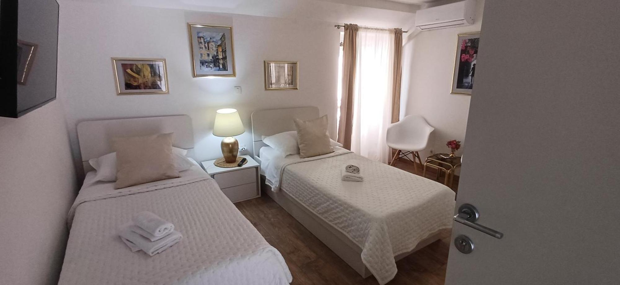 Private Apartments In Diocletians Palace Сплит Екстериор снимка