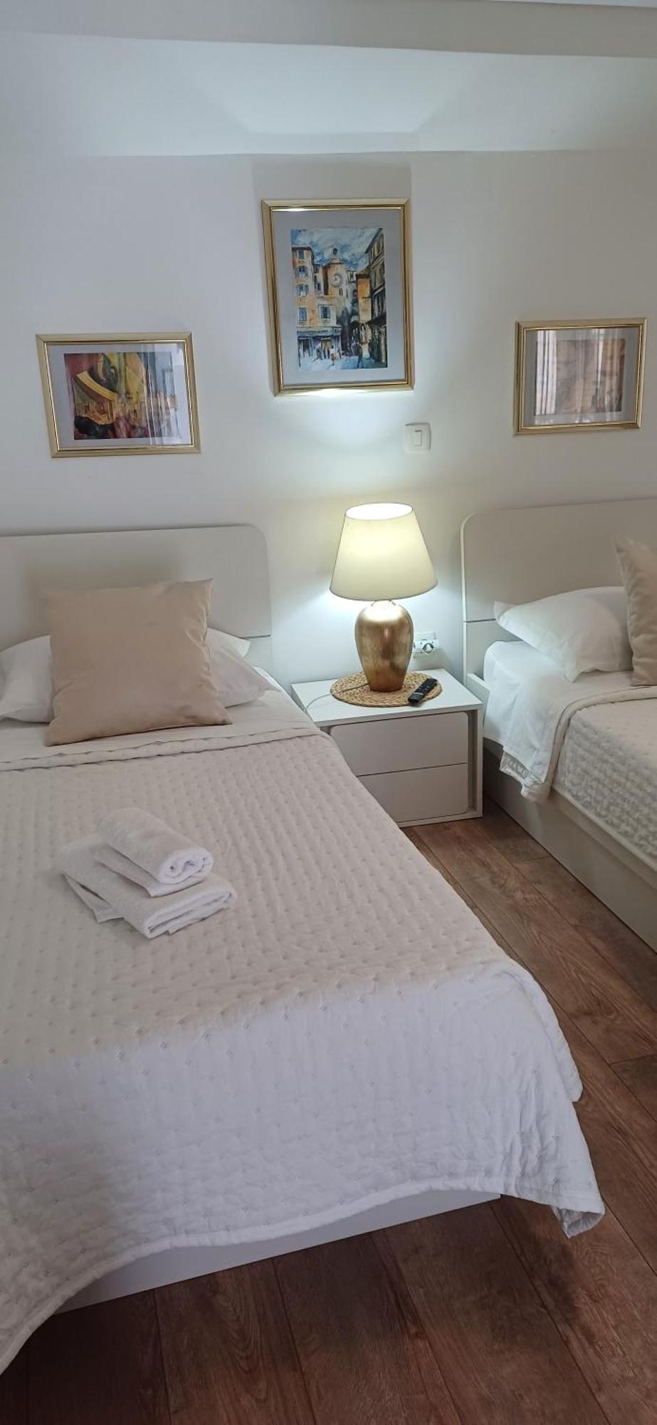 Private Apartments In Diocletians Palace Сплит Екстериор снимка