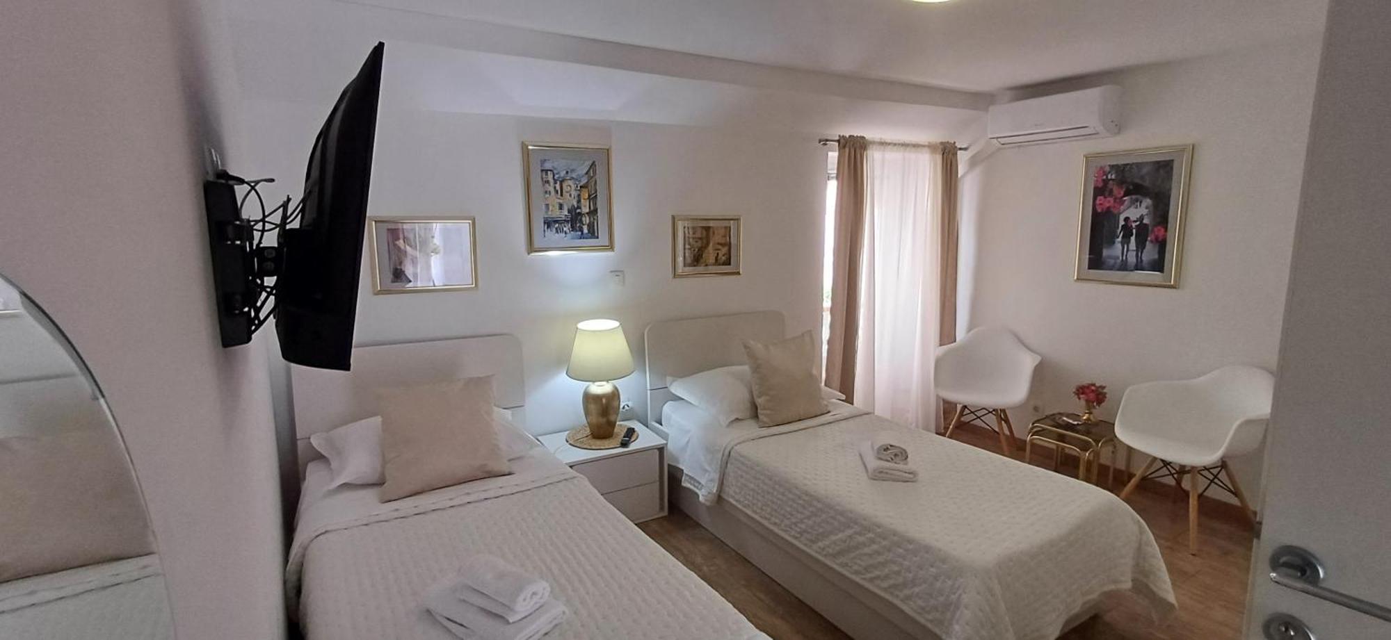 Private Apartments In Diocletians Palace Сплит Екстериор снимка