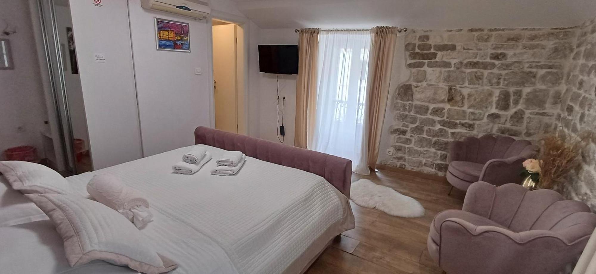 Private Apartments In Diocletians Palace Сплит Екстериор снимка
