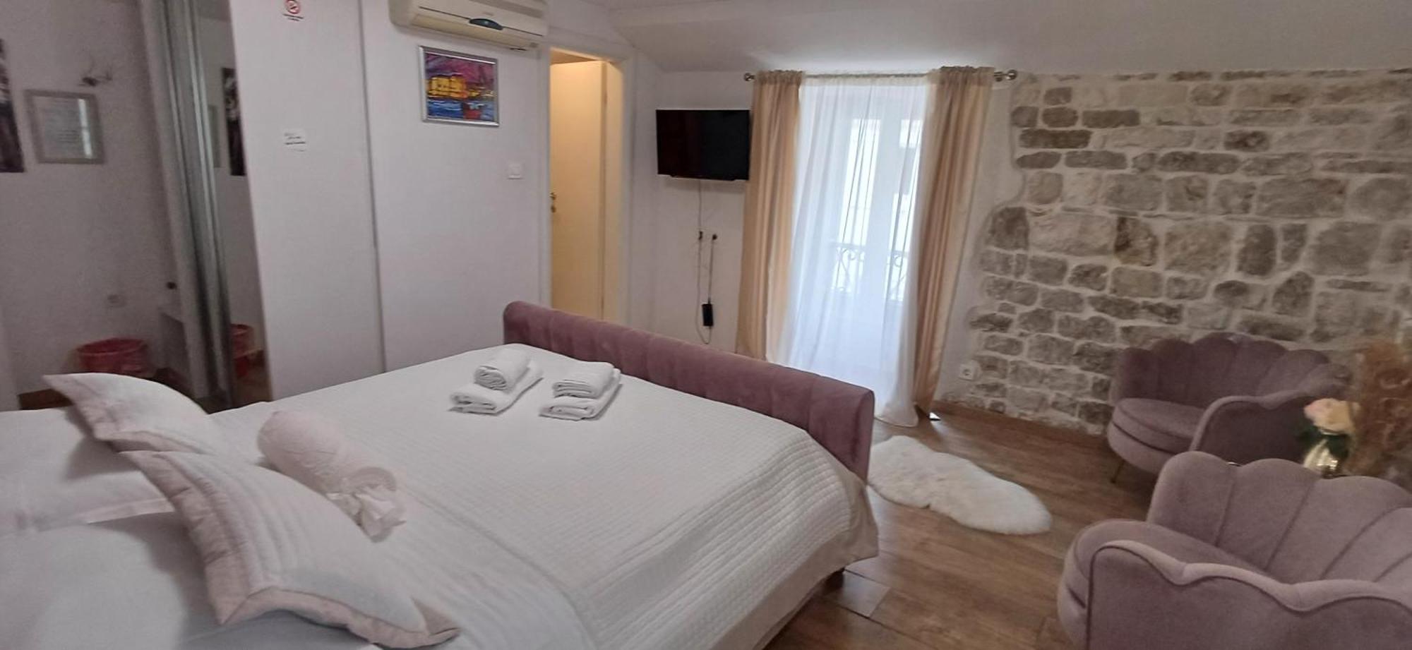 Private Apartments In Diocletians Palace Сплит Екстериор снимка