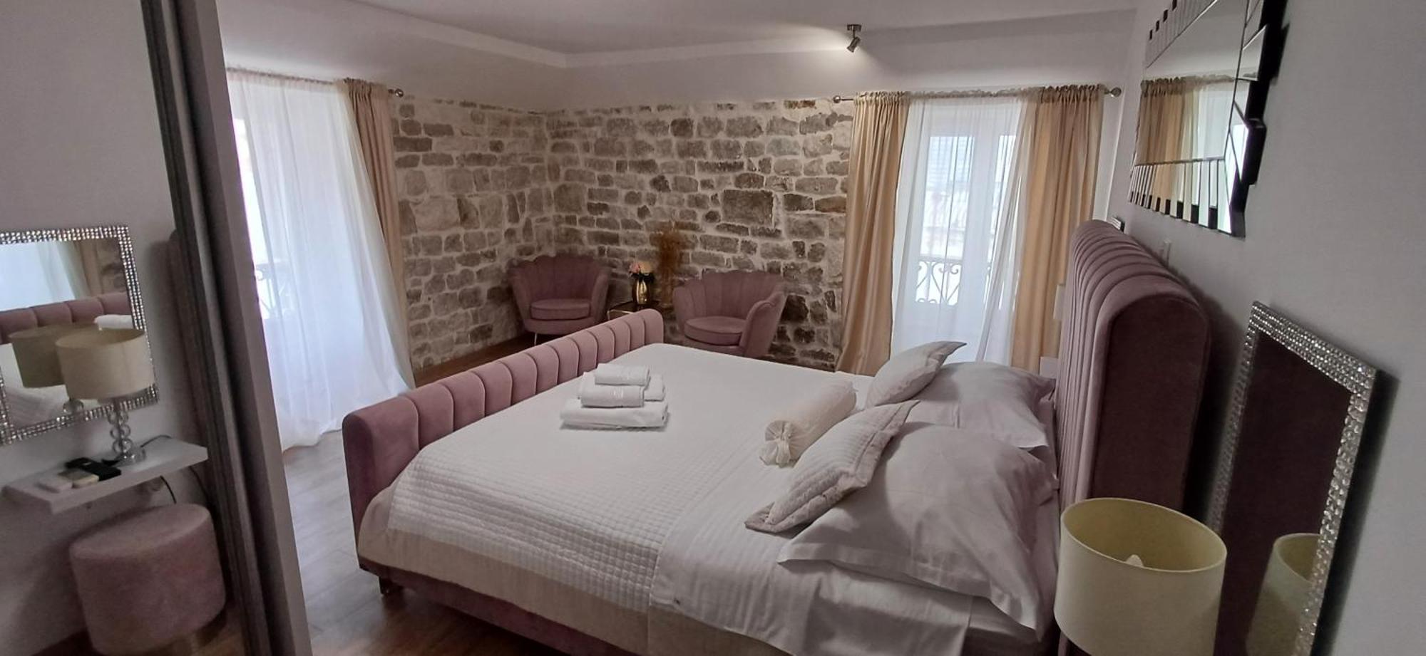 Private Apartments In Diocletians Palace Сплит Екстериор снимка
