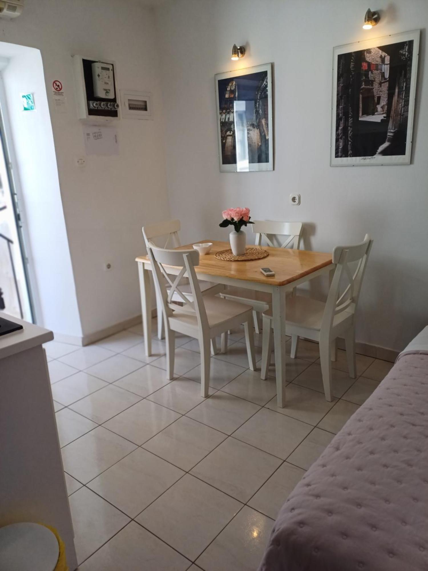 Private Apartments In Diocletians Palace Сплит Екстериор снимка