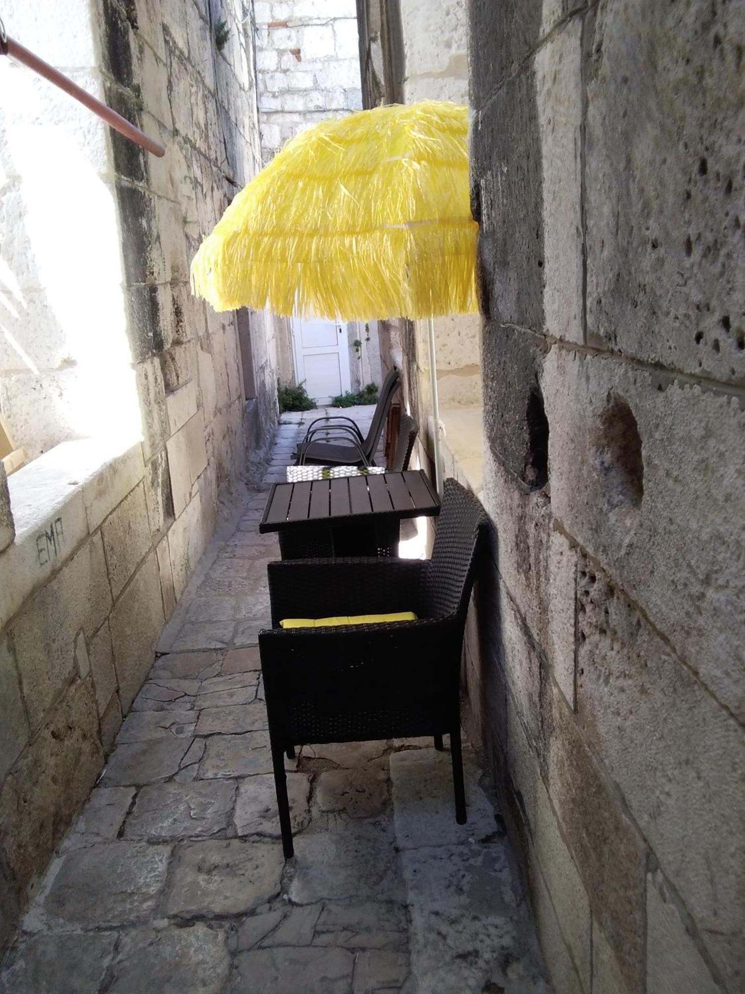 Private Apartments In Diocletians Palace Сплит Екстериор снимка