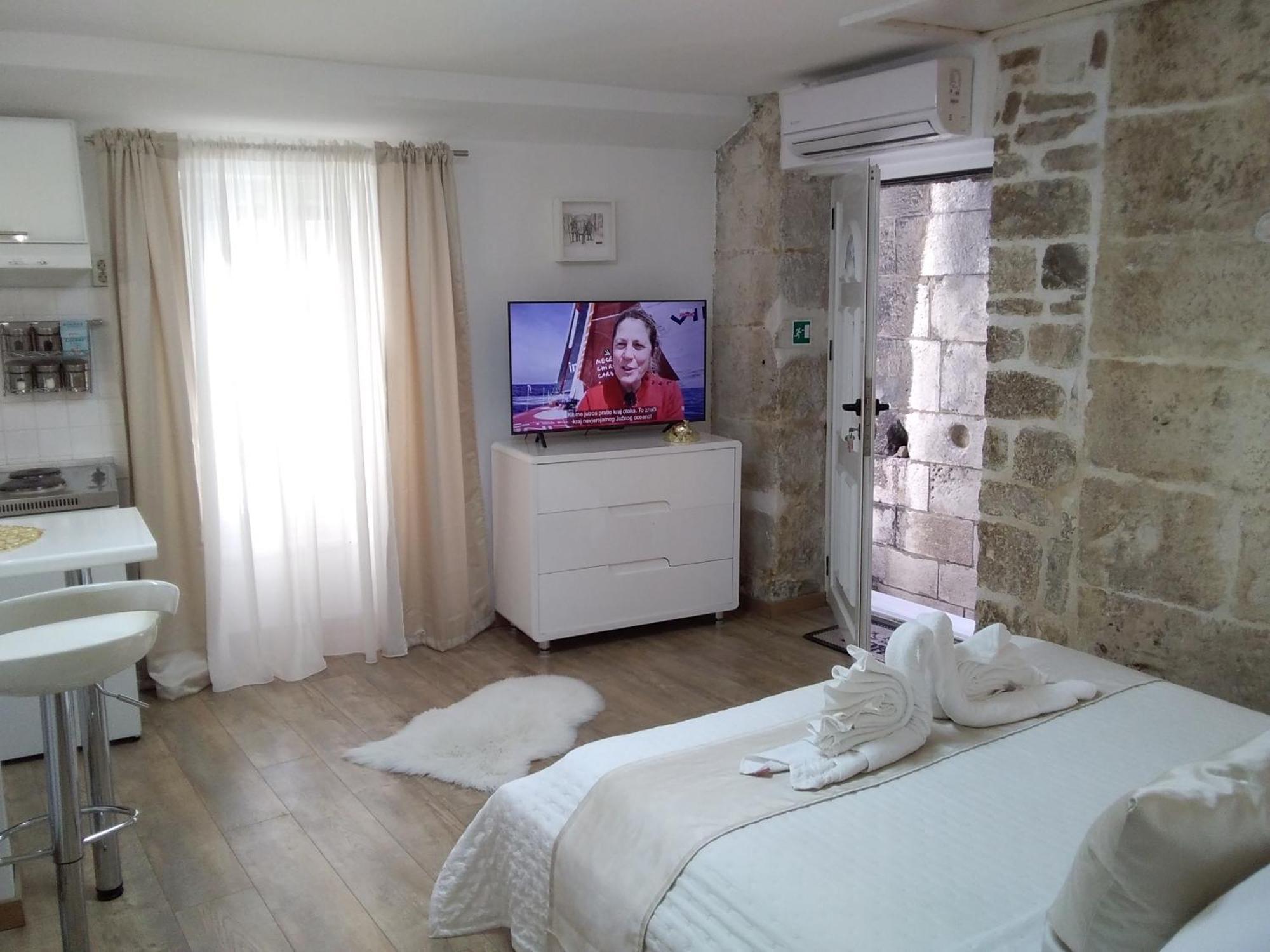 Private Apartments In Diocletians Palace Сплит Екстериор снимка