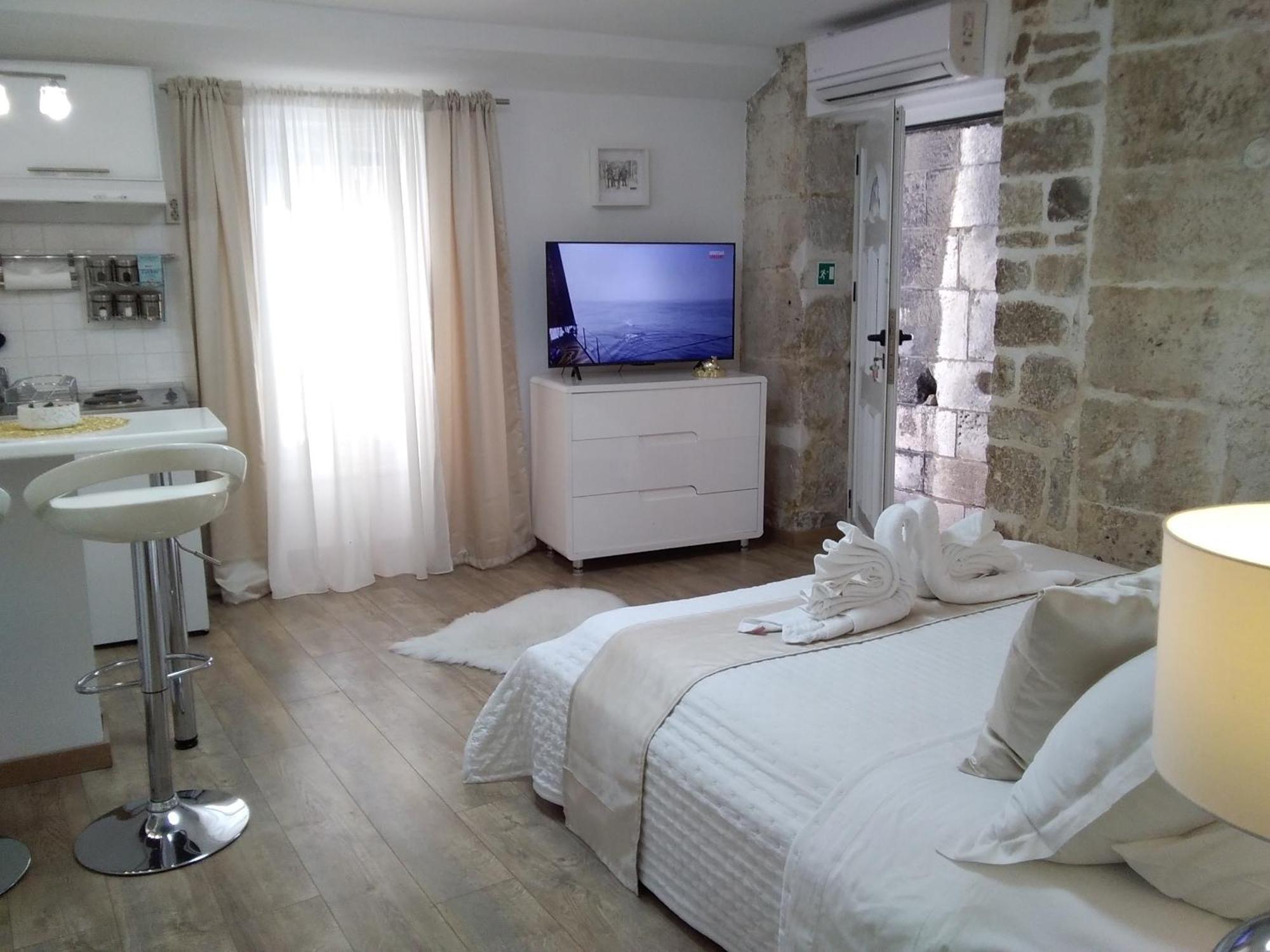 Private Apartments In Diocletians Palace Сплит Екстериор снимка