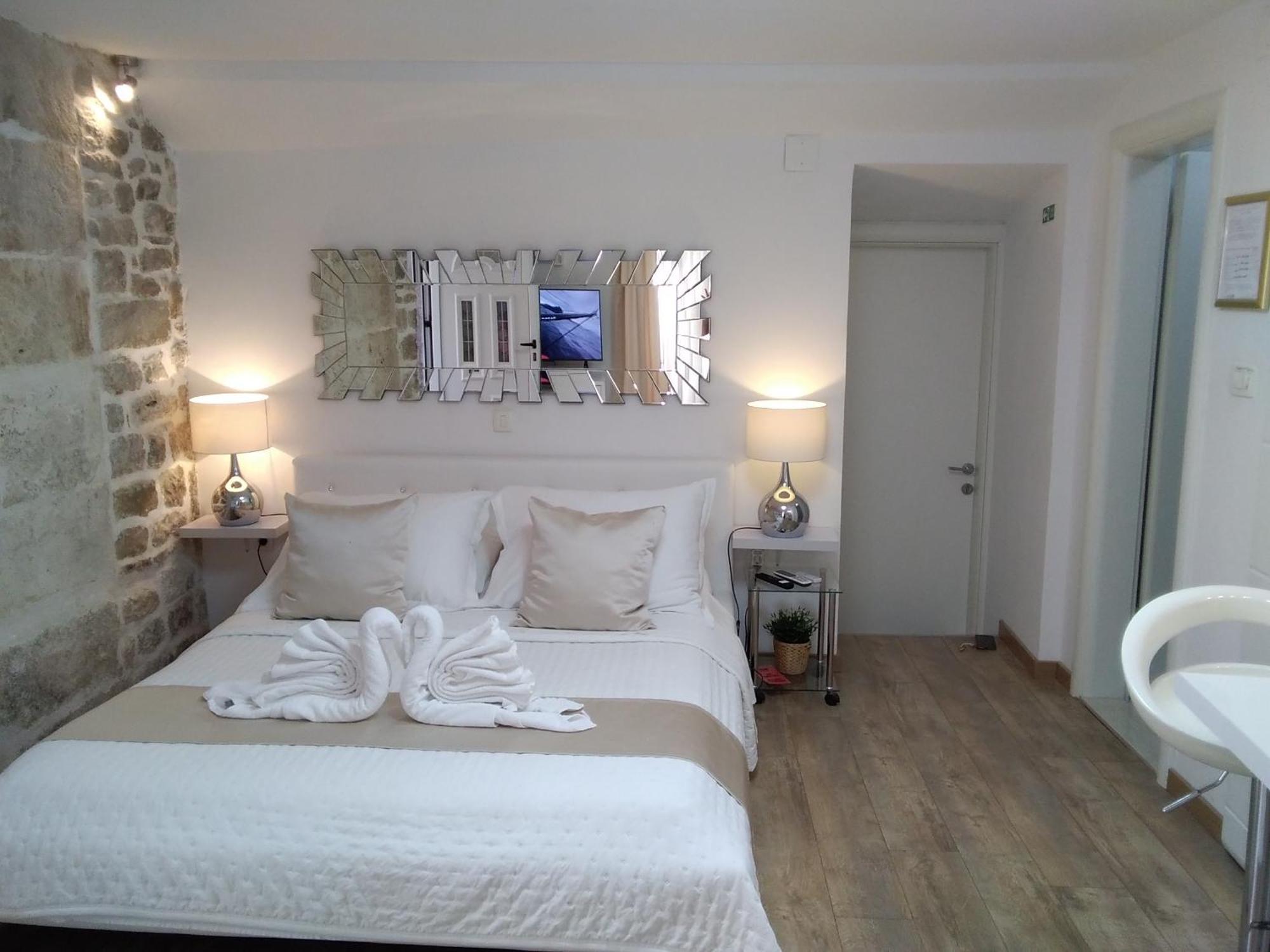 Private Apartments In Diocletians Palace Сплит Екстериор снимка