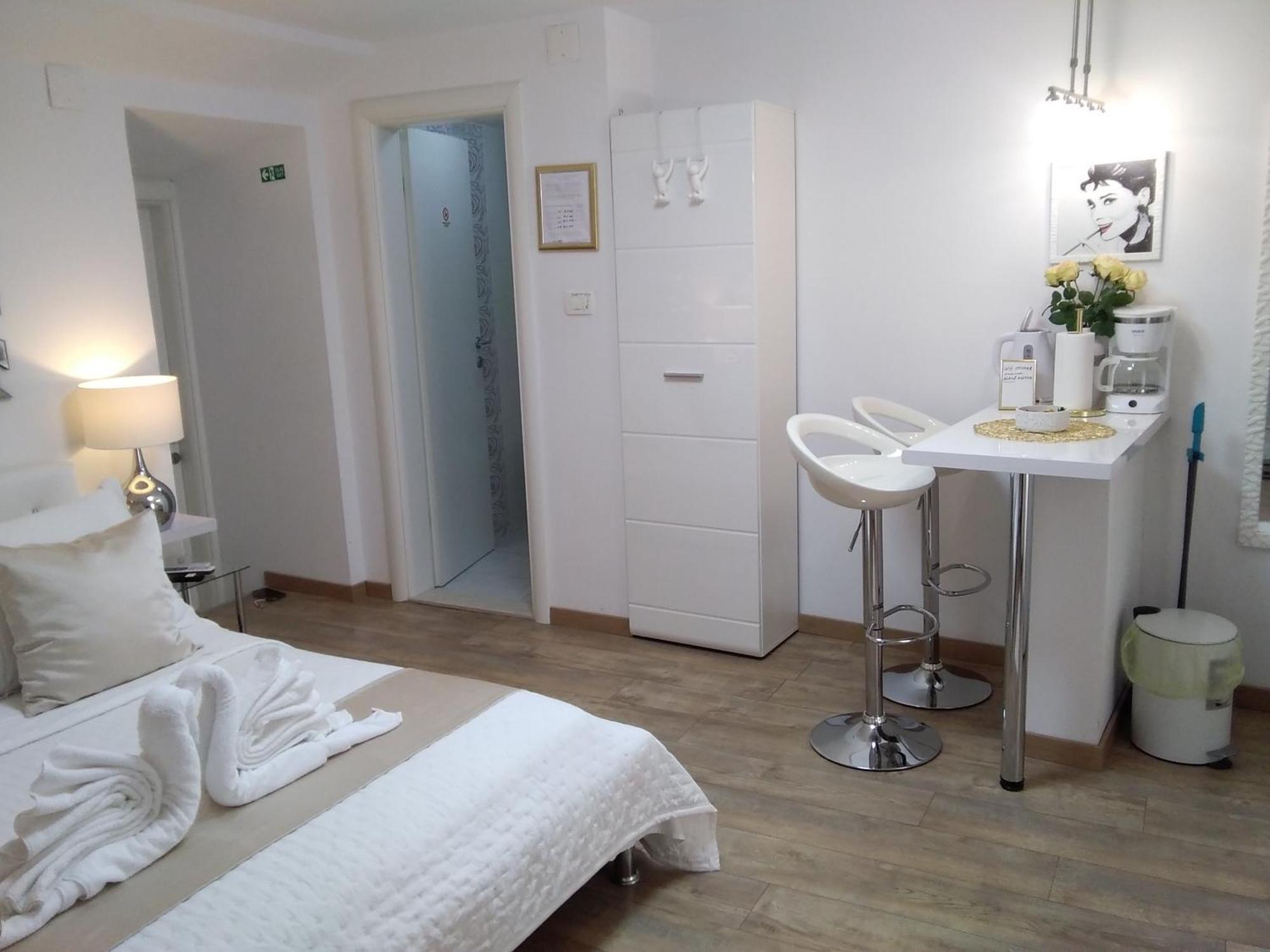 Private Apartments In Diocletians Palace Сплит Екстериор снимка